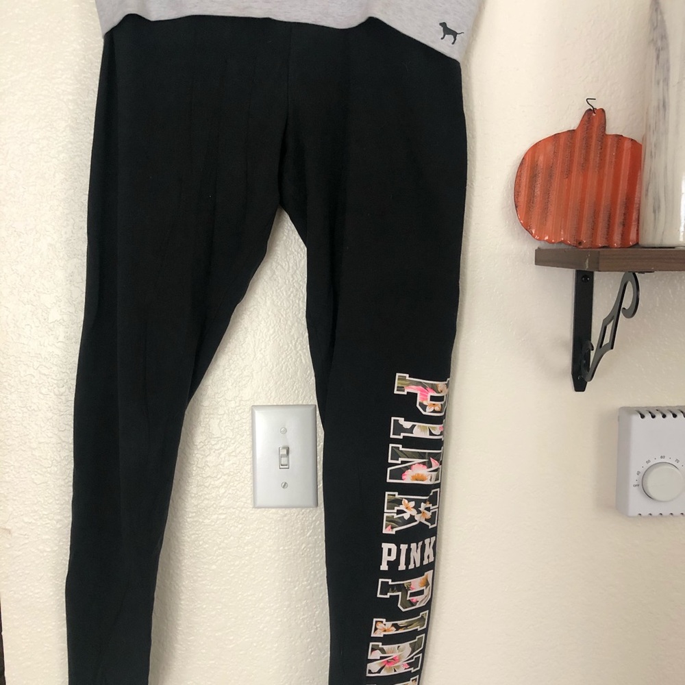 Victoria’s Secret pink yoga legging